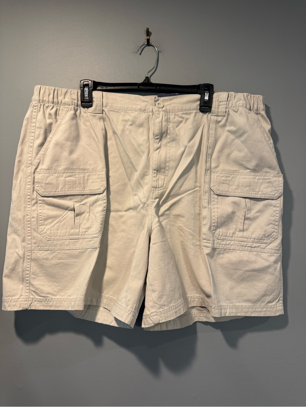 *croft & barrow Cream Cargo Shorts with Pockets